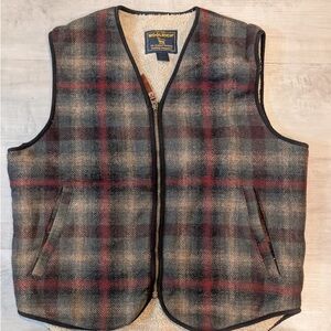 Woolrich Sherpa Lined Wool Blend Plaid Vest Men's Size M Outdoor Hiking Workwear